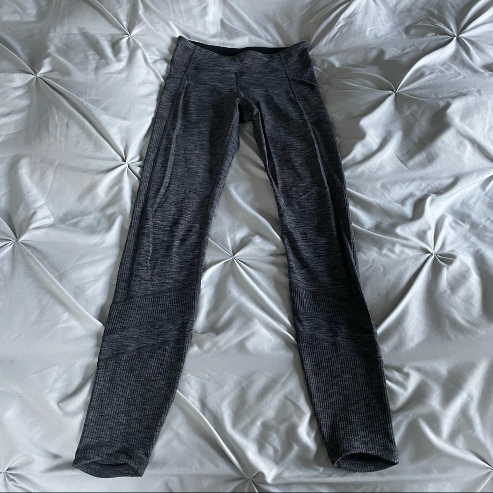 Grey textured leggings w/ pocket 🔷